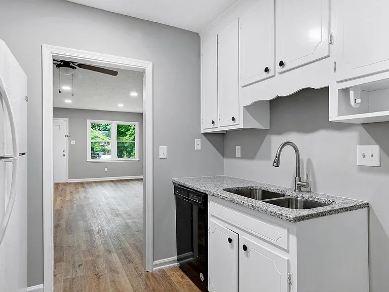 928 Jason Ct — Photo 13