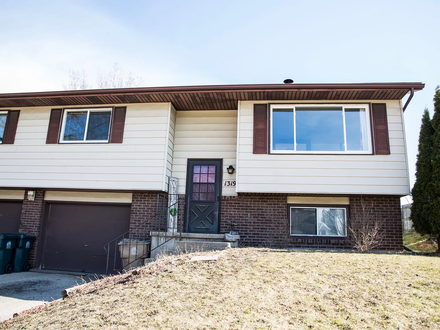 3 bed, 1.5 bath, 1250 sqft, $2,000 — Photo 2