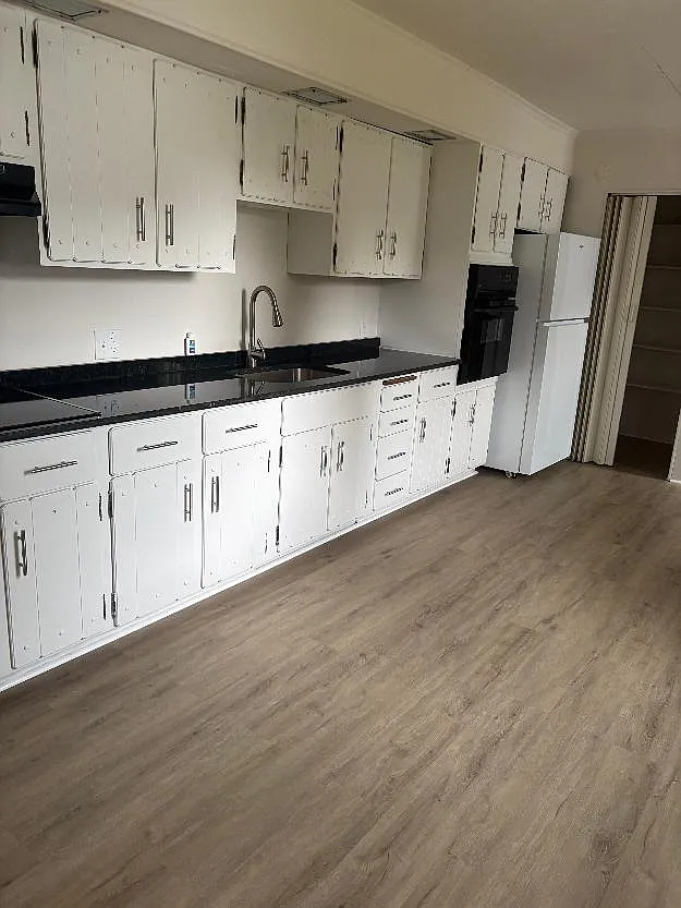 2 bed, 1.0 bath, 874 sqft, $1,600 — Photo 2