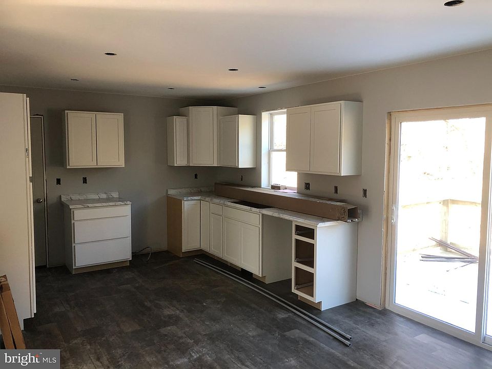 2nd image of 4155 Percy Ave