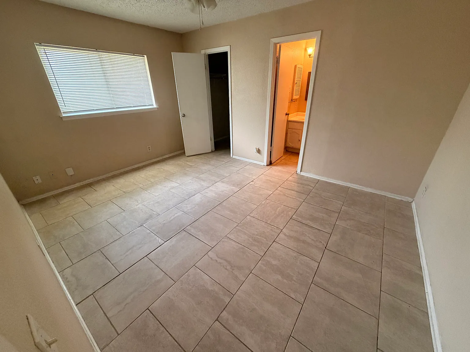 5910 Lubbers Way — Photo 4