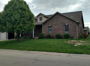 1054 S Hawthorne Ave, Marshall, MO 65340