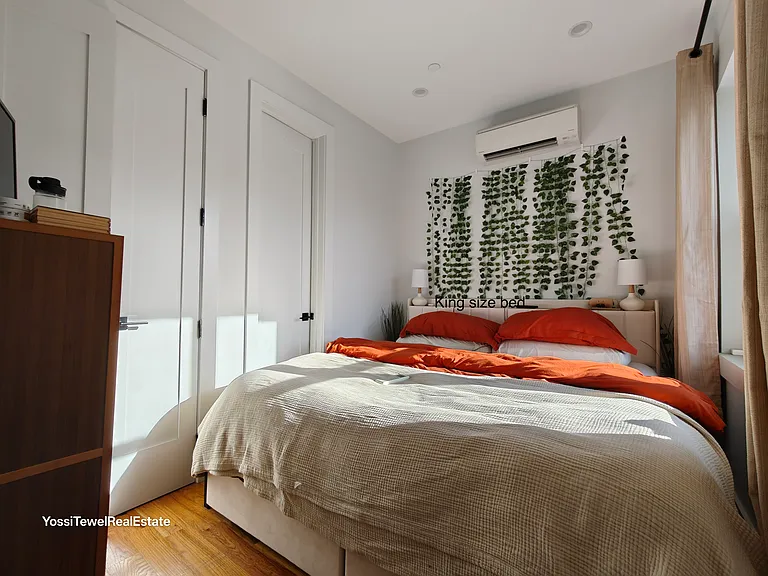 2086 5th Ave #Penthouse C — Photo 11