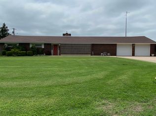 915 N Elm St, Mooreland, OK 73852