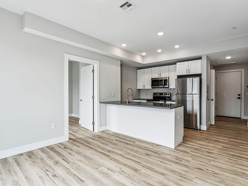 1st image of 12 43rd St #601