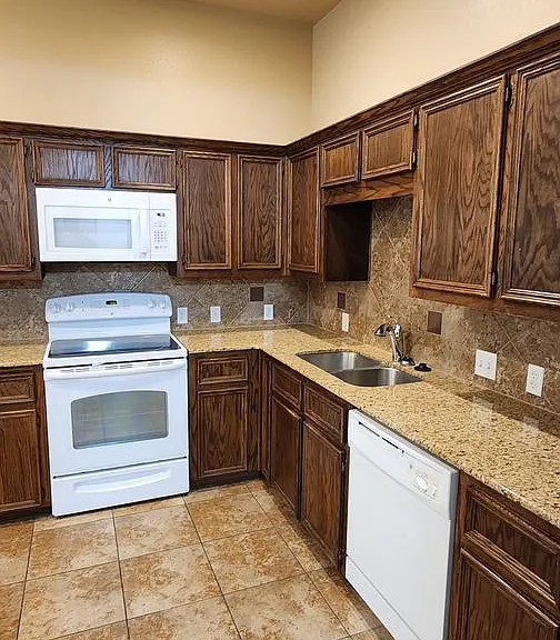 4701B Passion Flower Blvd — Photo 5