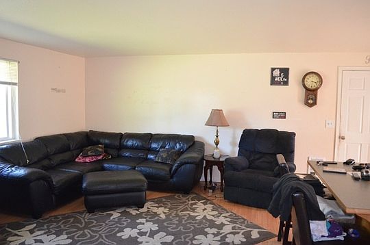 5th image of 5902 63rd Ave NE