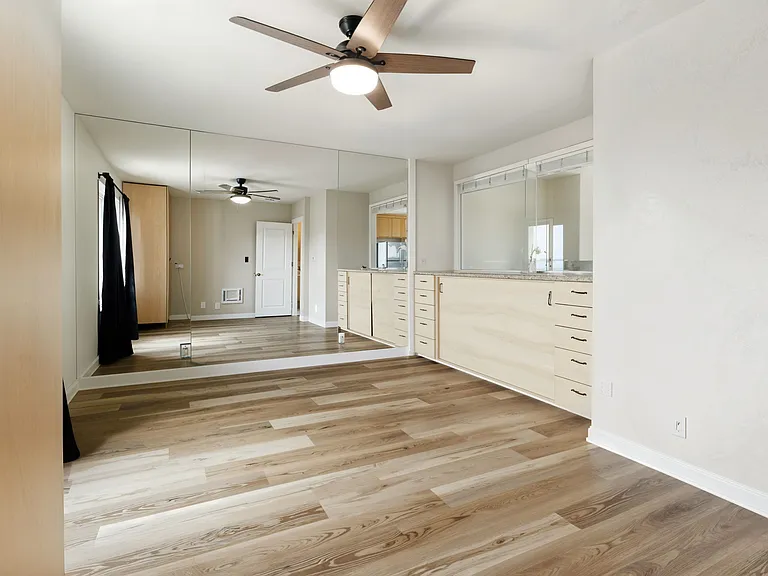 2123 Garnet Ave #5 — Photo 16