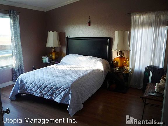 3rd image of 3116 Glancy Dr
