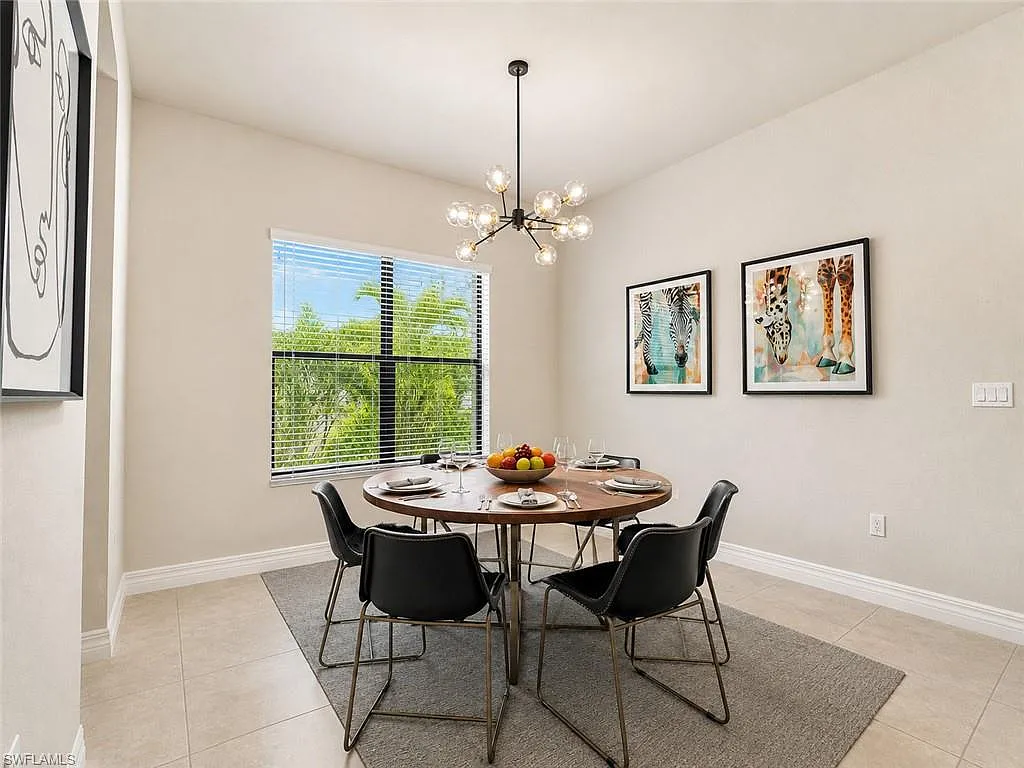 4 bed, 3.0 bath, 2500 sqft, $6,000 — Photo 4