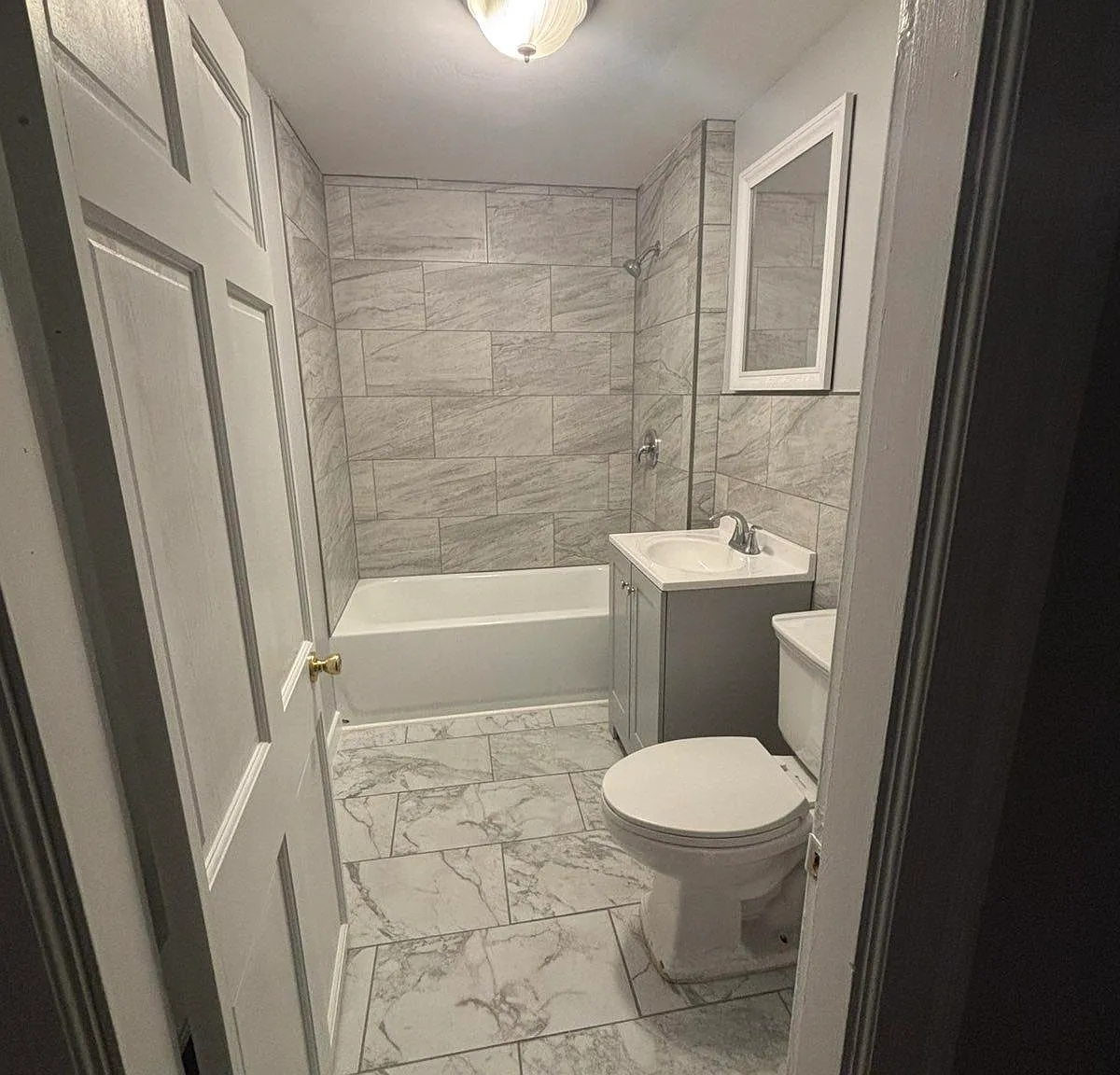 2 bed, 1.0 bath, 950 sqft, $1,900 — Photo 1