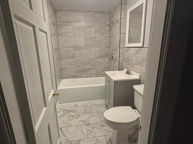 100 Ashland St #2 — Photo 1