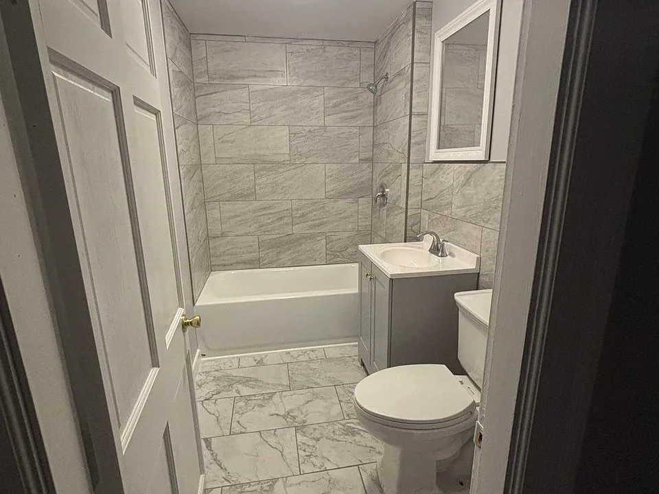 100 Ashland St #2