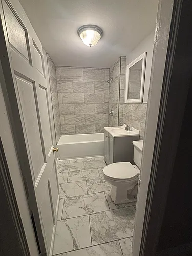100 Ashland St #2 Photo 1