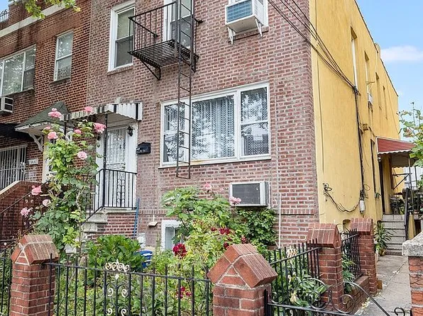 23-78 24th St, Astoria, NY 11105