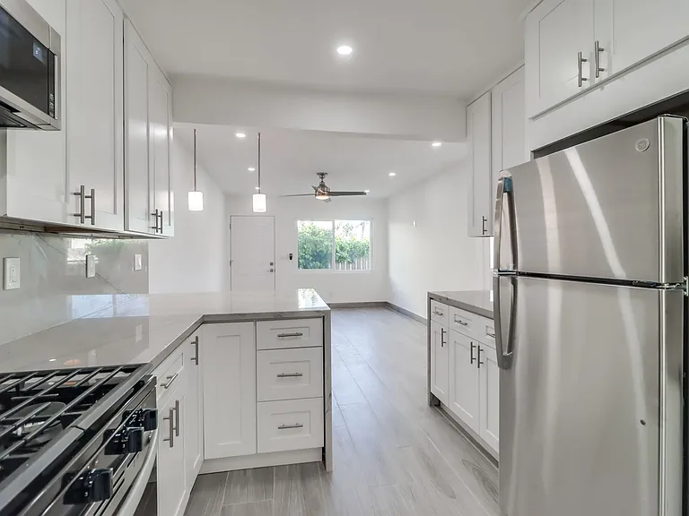 4840 Del Monte Ave #C — Photo 2