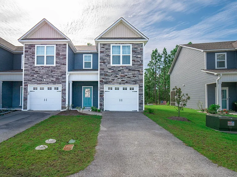 355 S Stingray Ln — Photo 1