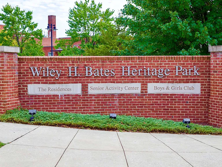 Wiley Bates — Photo 41