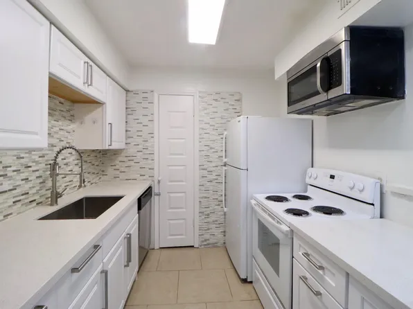 5929 Queensloch Dr, Houston, TX