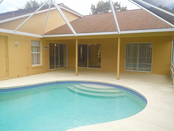 5th image of 1386 Surrey Park Dr