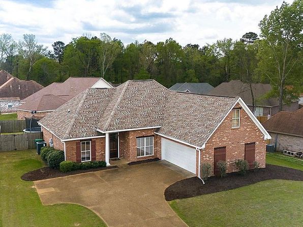 435 Huntington Dr