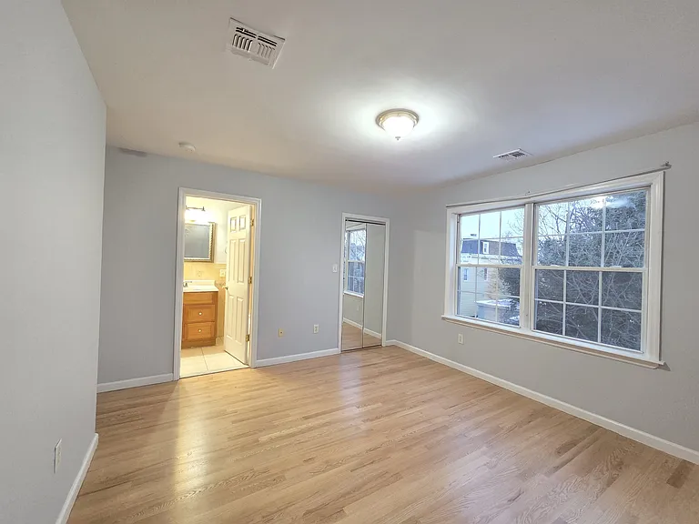 27 Jewett Ave #2 — Photo 6