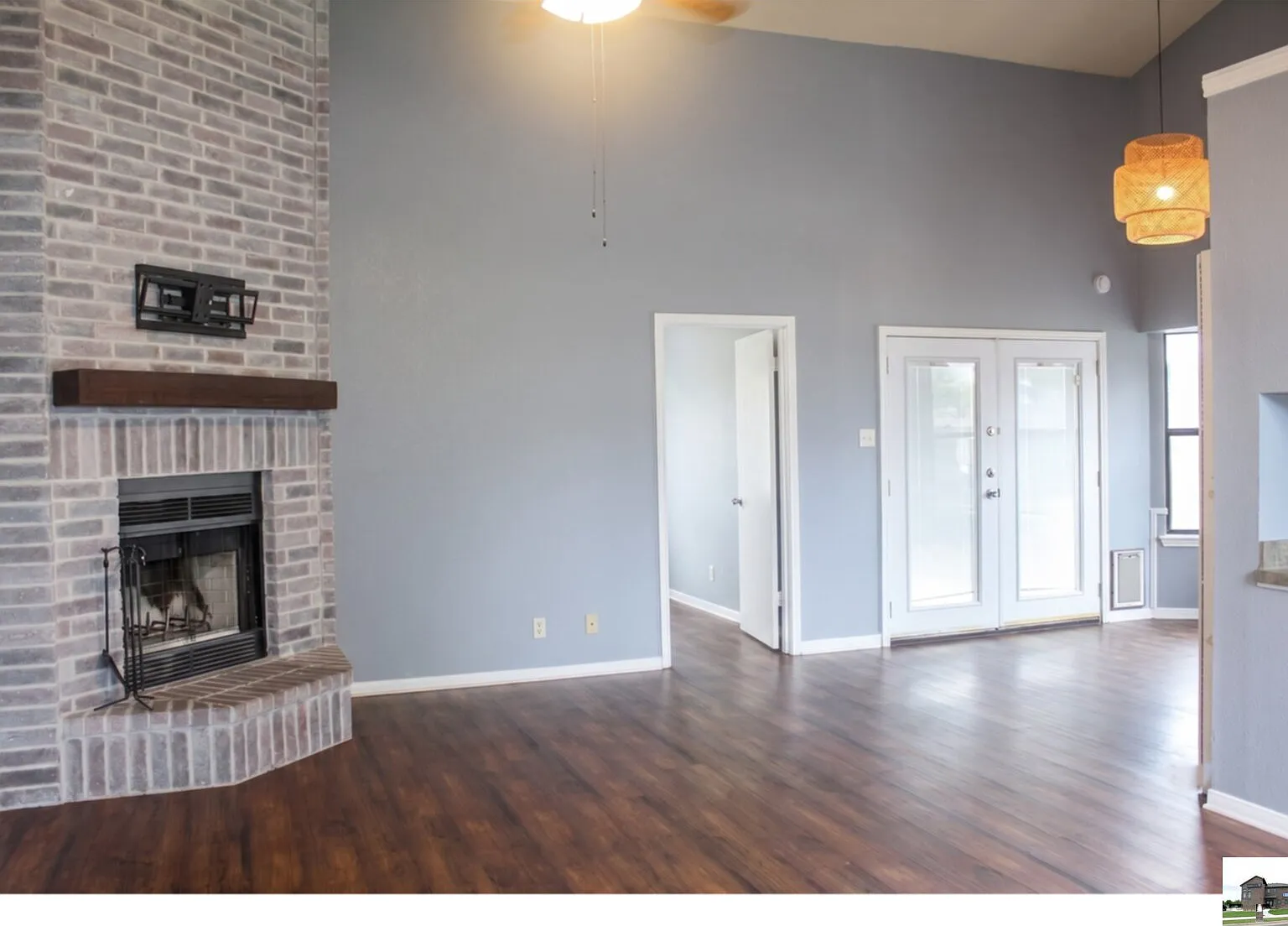 3 bed, 2.0 bath, 1397 sqft, $1,600 — Photo 2
