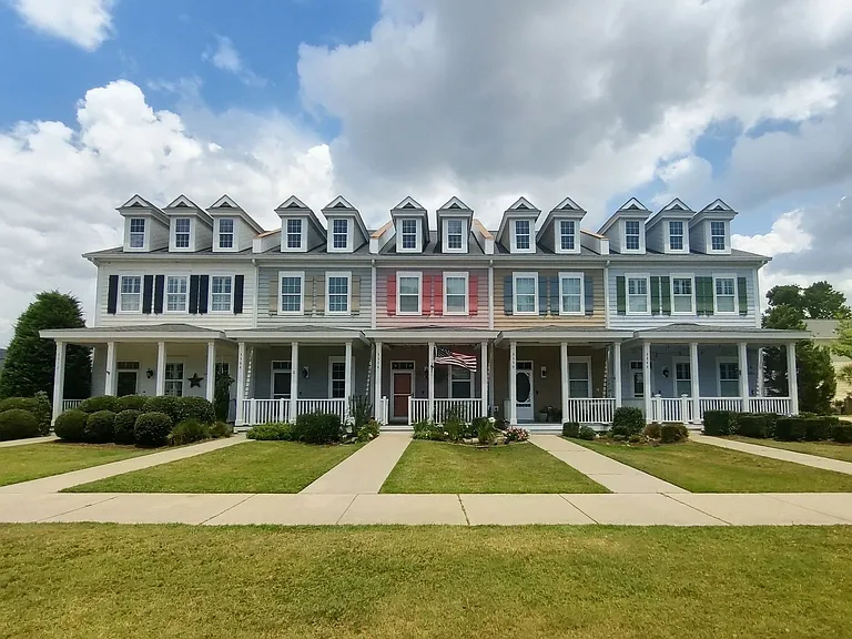 3350 Pampas Dr — Photo 1