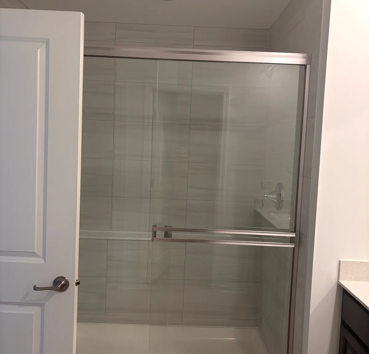 3 bed, 1894 sqft, $3,200 — Photo 3
