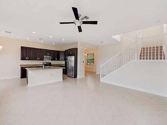 3rd image of 2922 Bellarosa Cir