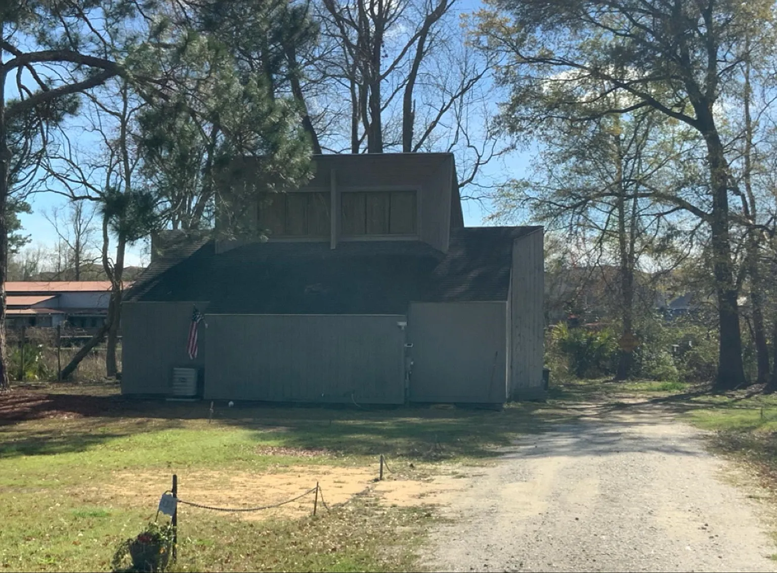 3 bed, 928 sqft, $1,350 — Photo 1
