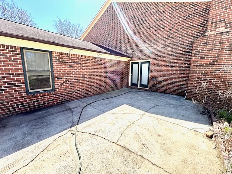 122 W Lake Cir — Photo 21