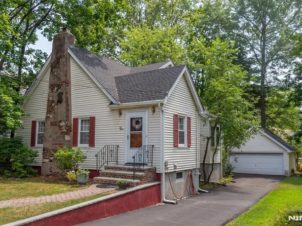16 S Cedar Pkwy, Livingston, NJ 07039