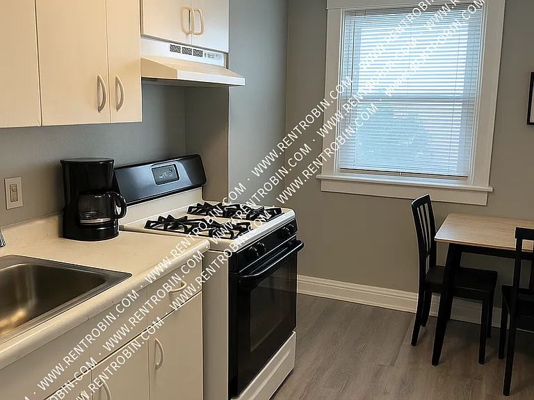 418 W 33rd St #2 — Photo 5