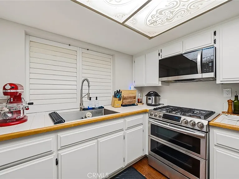 1505 Canterbury Cir — Photo 14