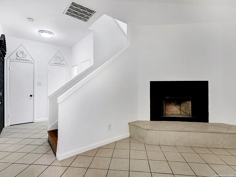829 W Bitters Rd #103 — Photo 15