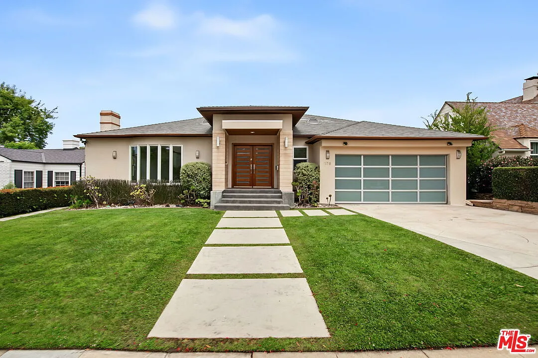 5 bed, 4.0 bath, 3302 sqft, $16,995 — Photo 1