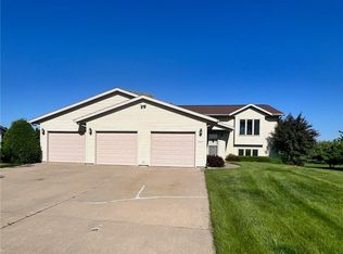 N1660 Servais Collern Rd, La Crosse, WI 54601