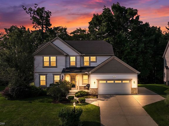 2nd image of 5745 Emerald Lakes Dr