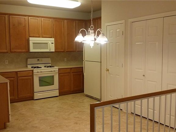 4th image of 16100 Great Oaks Dr #301