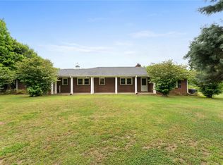 1401 Welcome Rd, Williamston, SC 29697