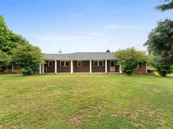 1401 Welcome Rd, Williamston, SC 29697