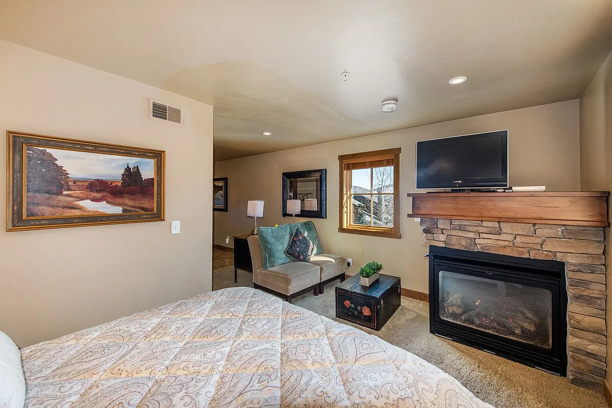 Studio, 528 sqft, $2,500 — Photo 4