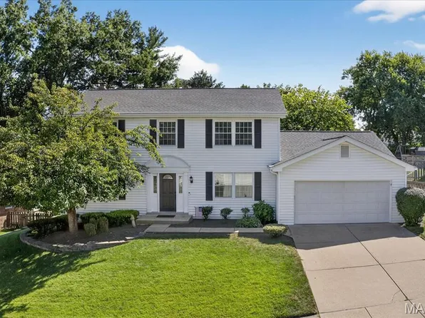 1810 Waterford Ridge Dr, Ballwin, MO 63021