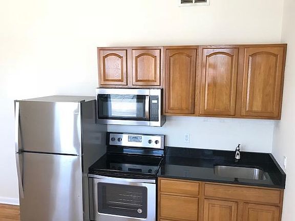 3rd image of 606 N Roan St APT 9B