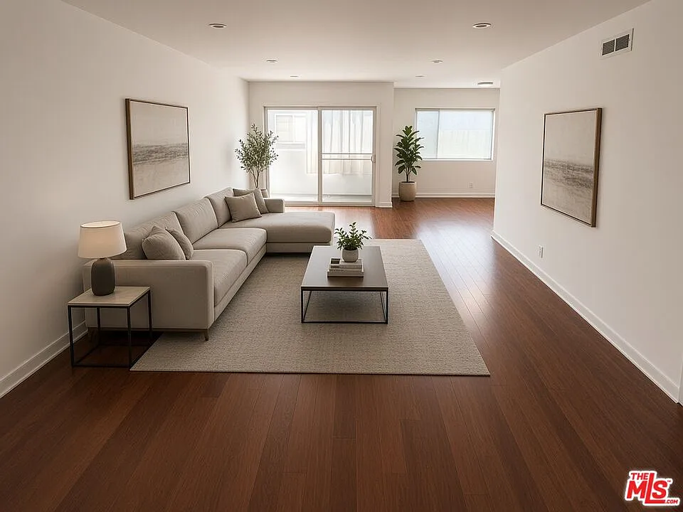2 bed, 2.0 bath, 1550 sqft, $4,395 — Photo 2