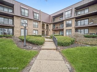 2 The Court Of Harborside APT 103, Northbrook, IL