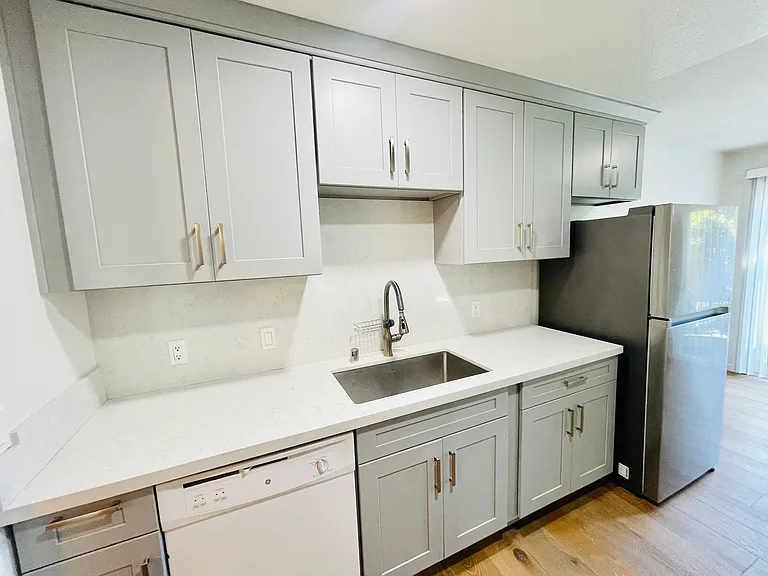 255 S Rengstorff Ave #67 — Photo 6