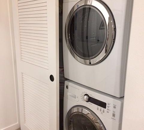 4th image of 1400 Avenue Of The Oaks Unit 712