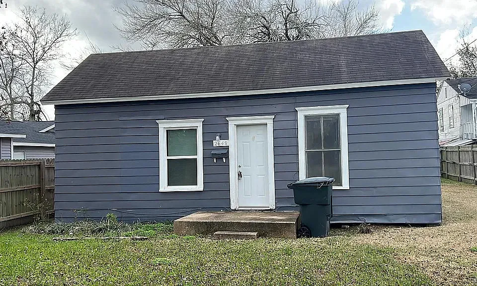 2649 Royal Ave